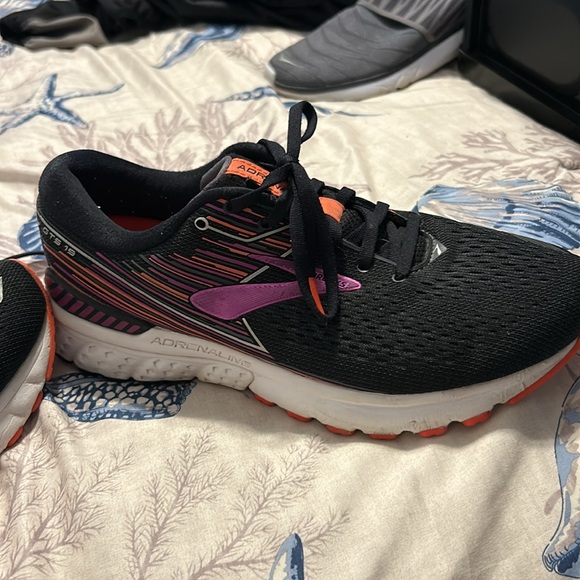 Women’s Brooks adrenaline GTS 19 size 10 extra wide - Picture 2 of 7